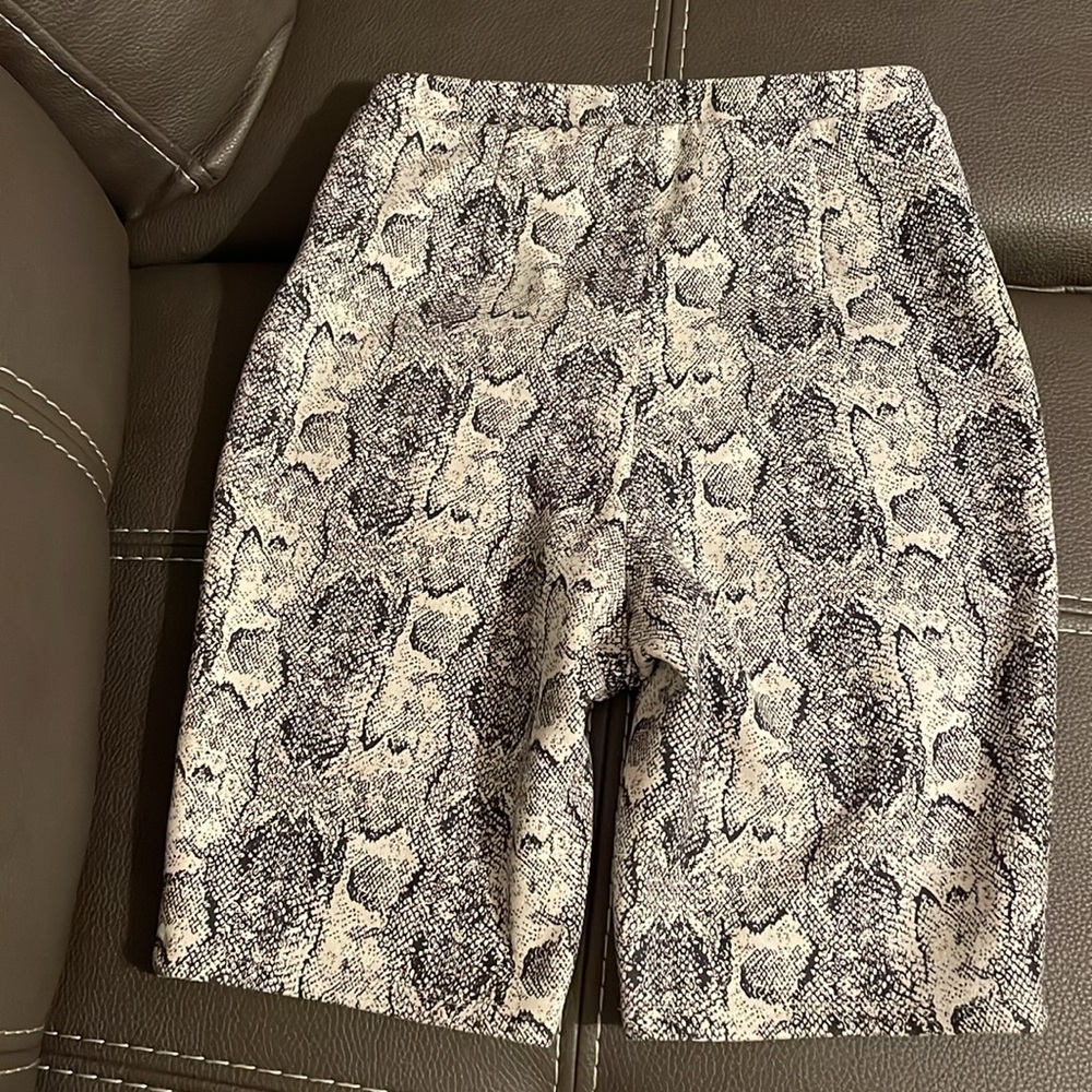 Lush size small compression Bermuda/biker shorts, fits. Thick stretchy fabric.